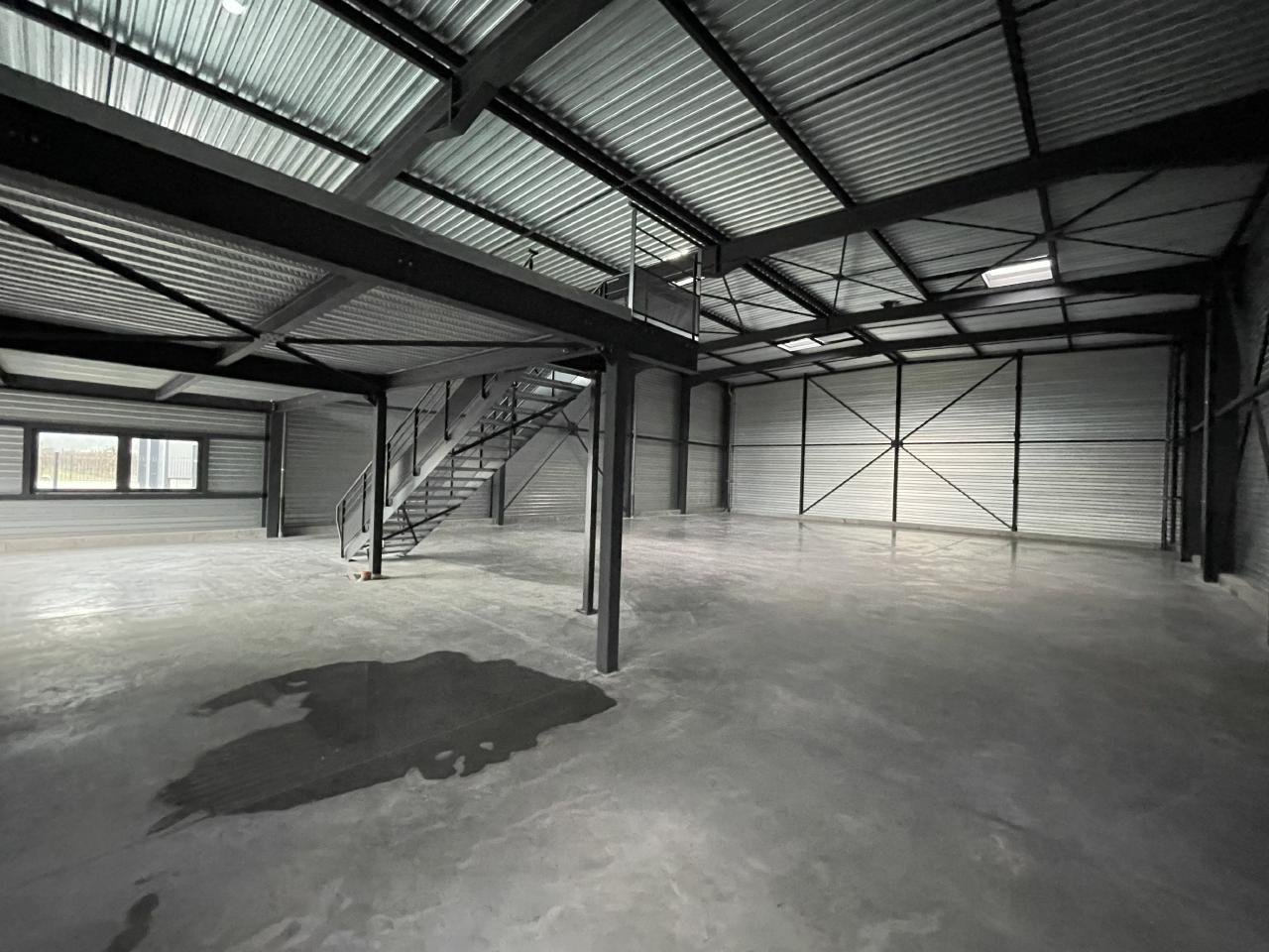 Local d'activité Sainte-Hélène-sur-Isère 471m² Location local d'activité Sainte-Hélène-sur-Isère Savoie OLACT2421265 4